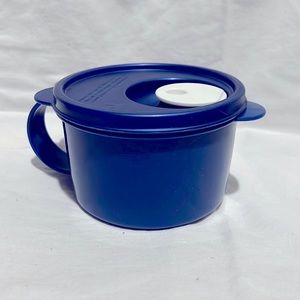 Tupperware soup mug with vented lid